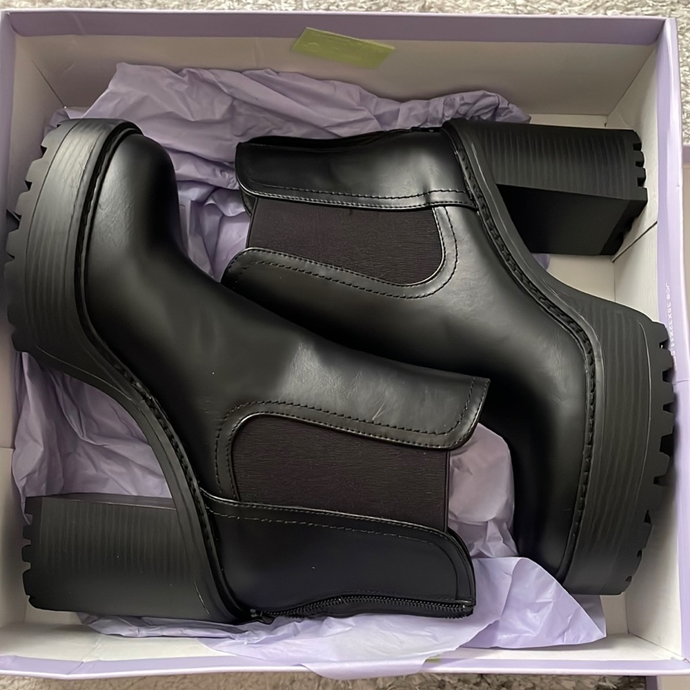 Madden Girl platform boots